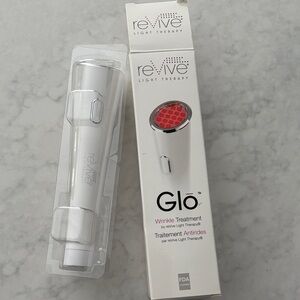 reVive Light Therapy Glo Device